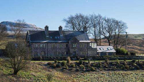 Oakenclough Hall - Photo 1