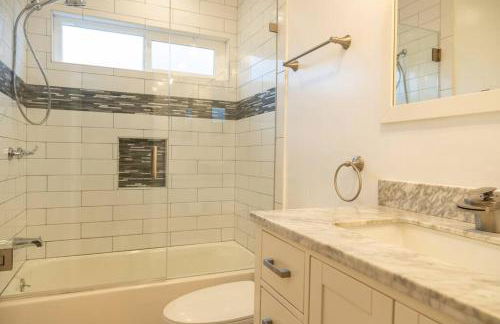 Villa La Verde - Newly Designed 4BR Villa with Pool & Guesthouse by Topanga - Foto 35