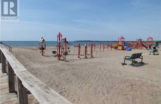 4 Bedroom Cottage On Manitoulin Island - Next to Sandy Beach! - Foto 33