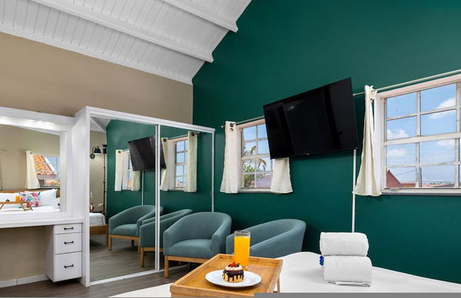 Renovated 4br2ba w Private Pool in Prime Location - Foto 11