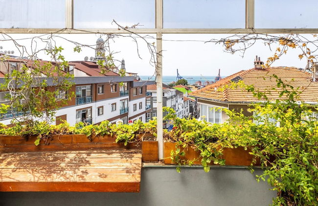 Chic Flat w Balcony BBQ 10 min to Emaar in Uskudar - Foto 1