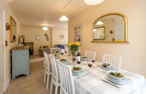 Willow House in Knodishall, Sleeps 7 - Only a short drive from Aldeburgh, Thorpeness & Snape Maltings - Managed by Aldeburgh Coastal Cottages - Foto 1