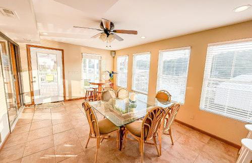 Lakefront-4BD3BA-Sleeps 12PP - Photo 15