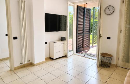 GuestHost - Piana di Solaro Modern Flat & Swimming Pool - Foto 8