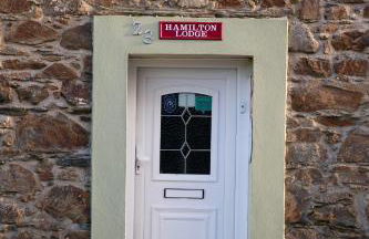 Hamilton Lodge - Cottage sleeps 8 - Photo 11