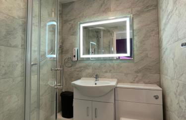 Westminster Inn - Photo 73