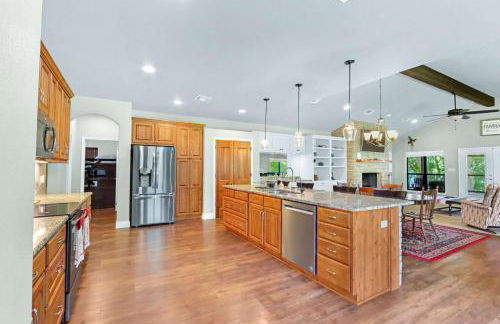 Beautiful Lakefront Cabin - Something For Everyone - Photo 37