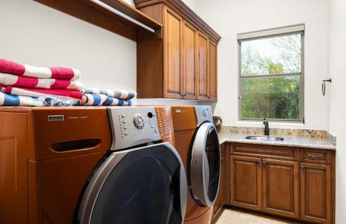 Desert Oasis with Pool Black Mountain Views - Photo 52