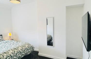 Swanky Dudley Retreat - Foto 18