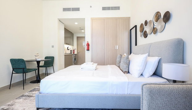 Elite LUX Holiday Homes - Modern Marvel Sleek Studio in Azizi Riviera - Foto 3, Habitación