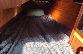 Sailboat land and sea, vegetated - Foto 22