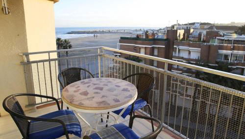 At151 Flat with Airco,building in front of the beach - Foto 5