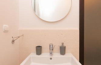 VILLA PHILIPPA - luxurious five-room villa - idyllic location - first row to the sea - spectacular view of the sea bay - unforgettable sunsets - 15 minutes from Supetar ferry port - free parking - private heated pool - Foto 68