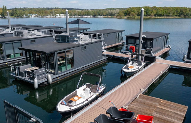 Houseboat Mookerplas With a View - Photo 16
