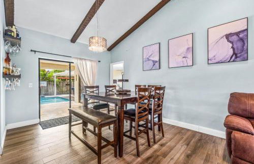 Bright and Comfy 5 Star Location with a Heated Pool - Photo 15