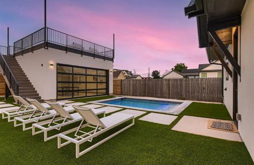 Stunning home - walk to square & heated pool - Foto 24