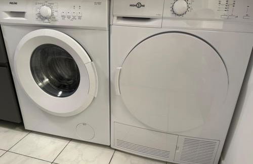 PARIS-MONTROUGE Magnifique appartement 3 pièces de 75m2 avec PARKING - très cosy pour 1 - 8 personnes refait à NEUF -ENTIRE APARTMENT LUXURIOUS AND WARM -Montrouge Paris 14ème - Proche Aéroport Orly Parc Expositions Porte de Versailles FREE WIFI GRATUIT - Foto 20