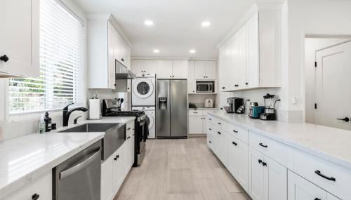 Spacious 3BR Home Near Disneyland & Knotts Berry Farm - Foto 2