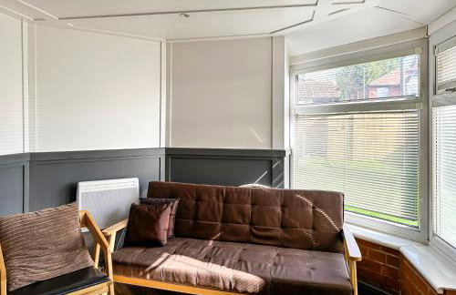 5BR Manchester Home Jacuzzi, Garden & Parking - Foto 8