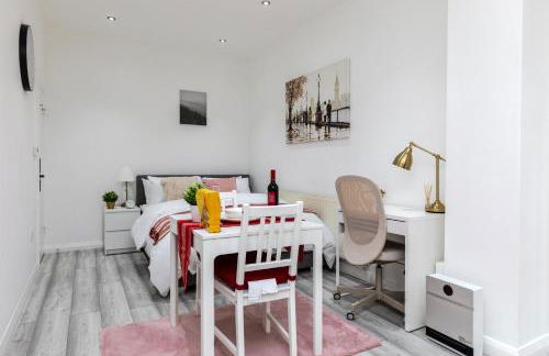 Deluxe studio Apartments - City Airport & Excel Ideal for Long stay - Foto 28