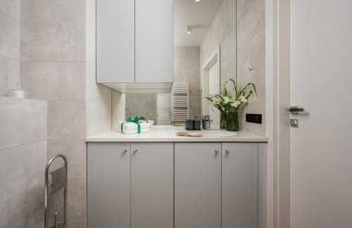 Superb Loft Studio in charming Praga District, 300 m to Metro & 100 m to tram, balcony - Foto 8