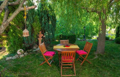 Amazing Villa In Slime, rest for mind, body and soul - Nature, garden and outside swimming pool - Foto 13