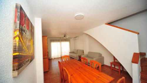 Orange Park Duplex Atico Familiar - Photo 5