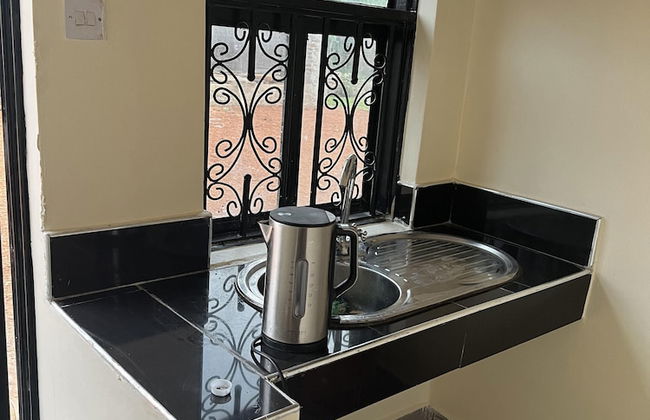 Beautiful 1-bed Apartment in Gulu - Photo 8