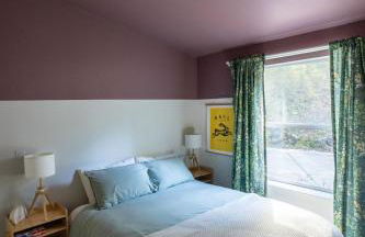 Saltwater Hot Tub, Forest Retreat, Minutes to Town - Foto 8