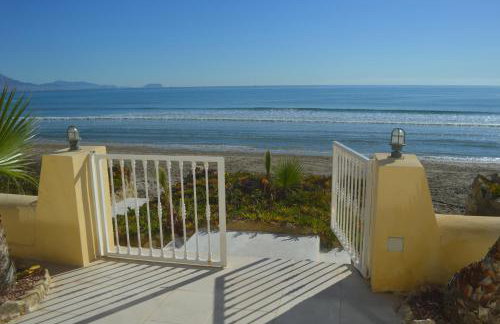 Espectacular Suite Privada a pie de playa y mar en CHALET ROQUETES - Foto 19