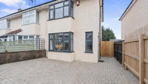 New Spacious 3-Bed House, Driveway Parking, Ideal Contractor Stay - Foto 5