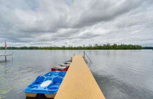 Winter Lake Escape with Access to Ice Fishing! - Foto 38