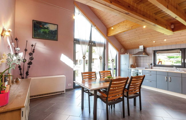 La Roche Cozy Forest Escape - Photo 13