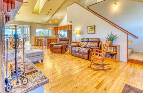 Hillside Haven Hot Tub & Stunning Mountain View - Foto 3