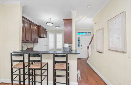 Cozy 2BR Home Near Ft Jackson - Photo 16