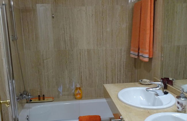 Elviria 2-bed Apt, Sleeps 4, Pool, 20m to Beach - Foto 13