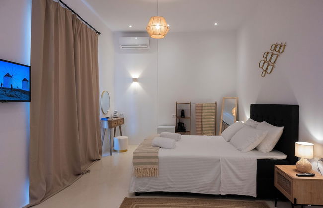 Adyton Luxury Suites & Pools Mykonos - Photo 7