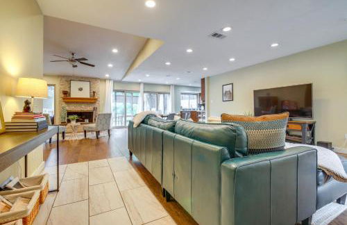 Austin Home Near Zilker Park with Yard Pets Allowed - Photo 6