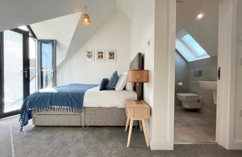 Exceptional 3 bedroom home in Penzance~New~Seaside - Photo 1