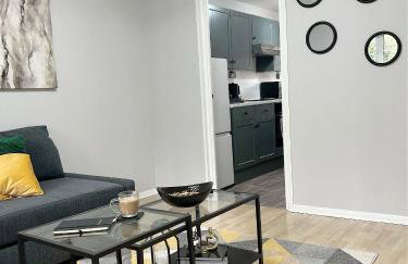 Stunning apartment in Beckton with Private Entrance - Photo 3