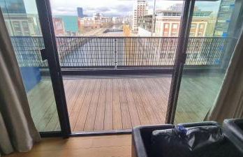 BEL APPARTEMENT MODERNE avec TERRASSE AC CLIMATISATION PARKING with additionnal fees - Foto 9