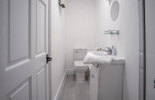 Caleb's Cottage - 4 Bedroom Cottage - Solva - Photo 35