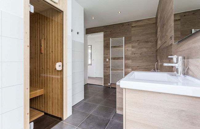 Modern Villa With Wellness in Limburg - Photo 14