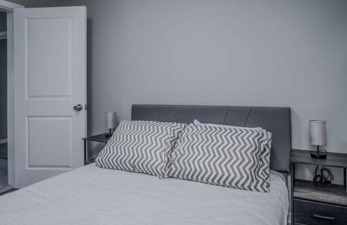 3BR 2BTH Waterfront Vacation Rental on Riverwalk to Downtown McHenry with Pier - Foto 61