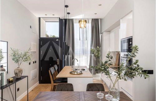 Flat 5 10m Walk to Bernabeu Real Madrid Stadium - Photo 37