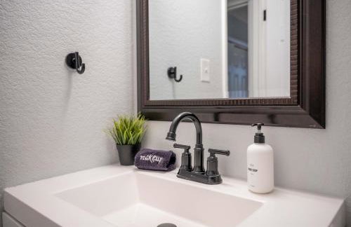 Spacious Retreat Patio, Games, and Quick to DEN - Foto 4