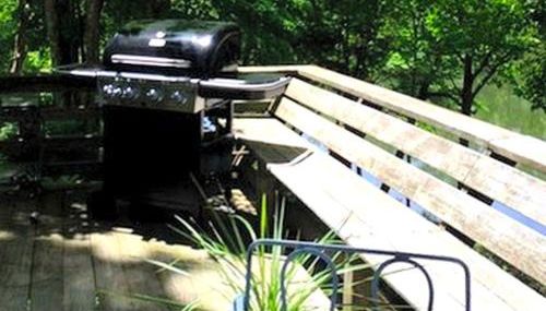 Luxurious Riverfront Cottage with a Hot Tub and a Fireplace near the Twin Lakes, Connecticut - Foto 3