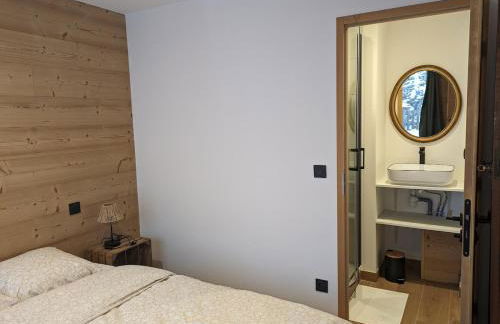 Chazelet - Avec terrasse et jardin - Photo 52