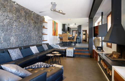 Luxury and Harmony House - Photo 16