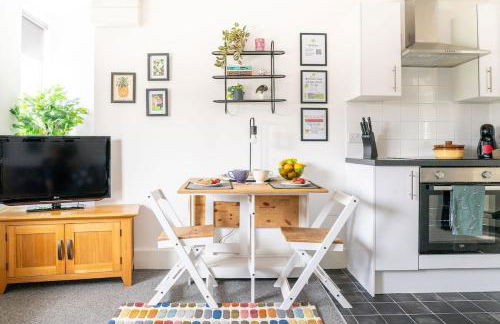 #09 Stylish 2 bed Apart - Sleep 5 - fast Wi-fi - BHX NEC- " Perfect for Contractors and Families - Free Parking" - Foto 7